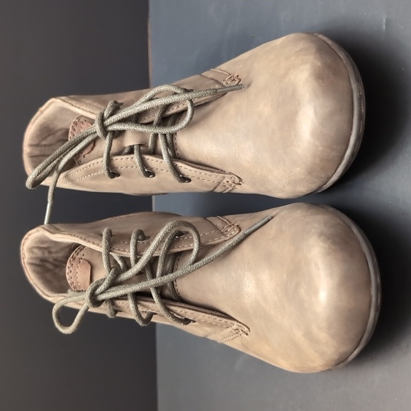 Rockport Woman's Brown Leather Chukka Ankle Booties,Size 7.5 - Picture 3 of 12